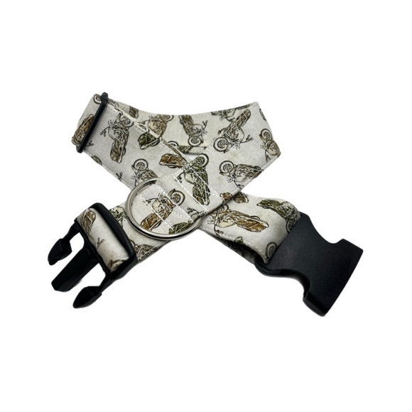 1.5” Dog Collar - White/Motorcycles - Picture 3 of 9